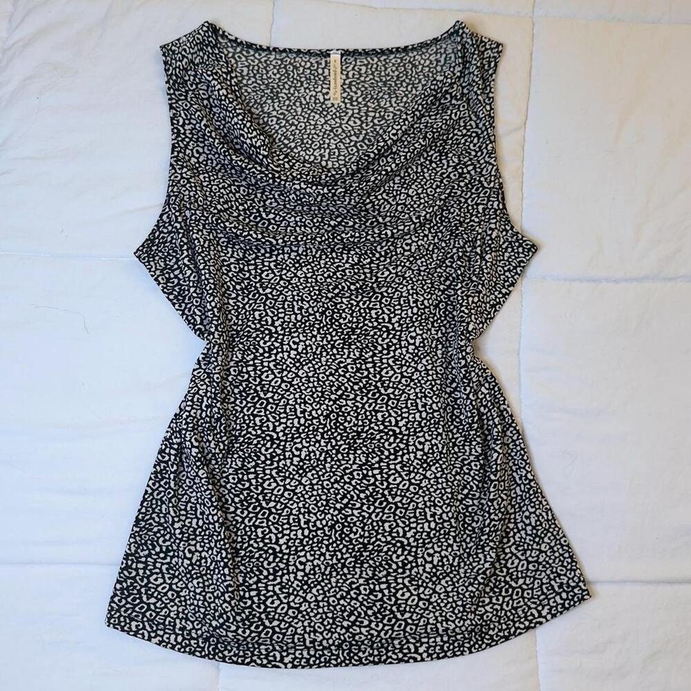 Leopard printed cowl neck tank‎